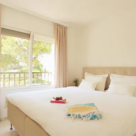 Luxury Renovated Penthouse Miraflores, Apartamento *